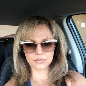 Meet your Posher, Karla